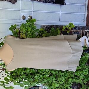 Unknown brand. Khaki, sleeveless summery top. Size M. NWOT